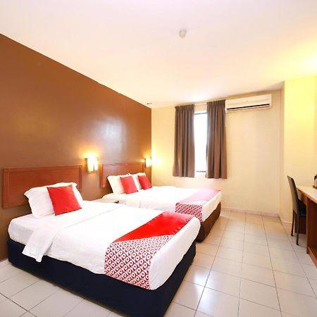 Super Oyo 447 Comfort Hotel Meru Klang Esterno foto