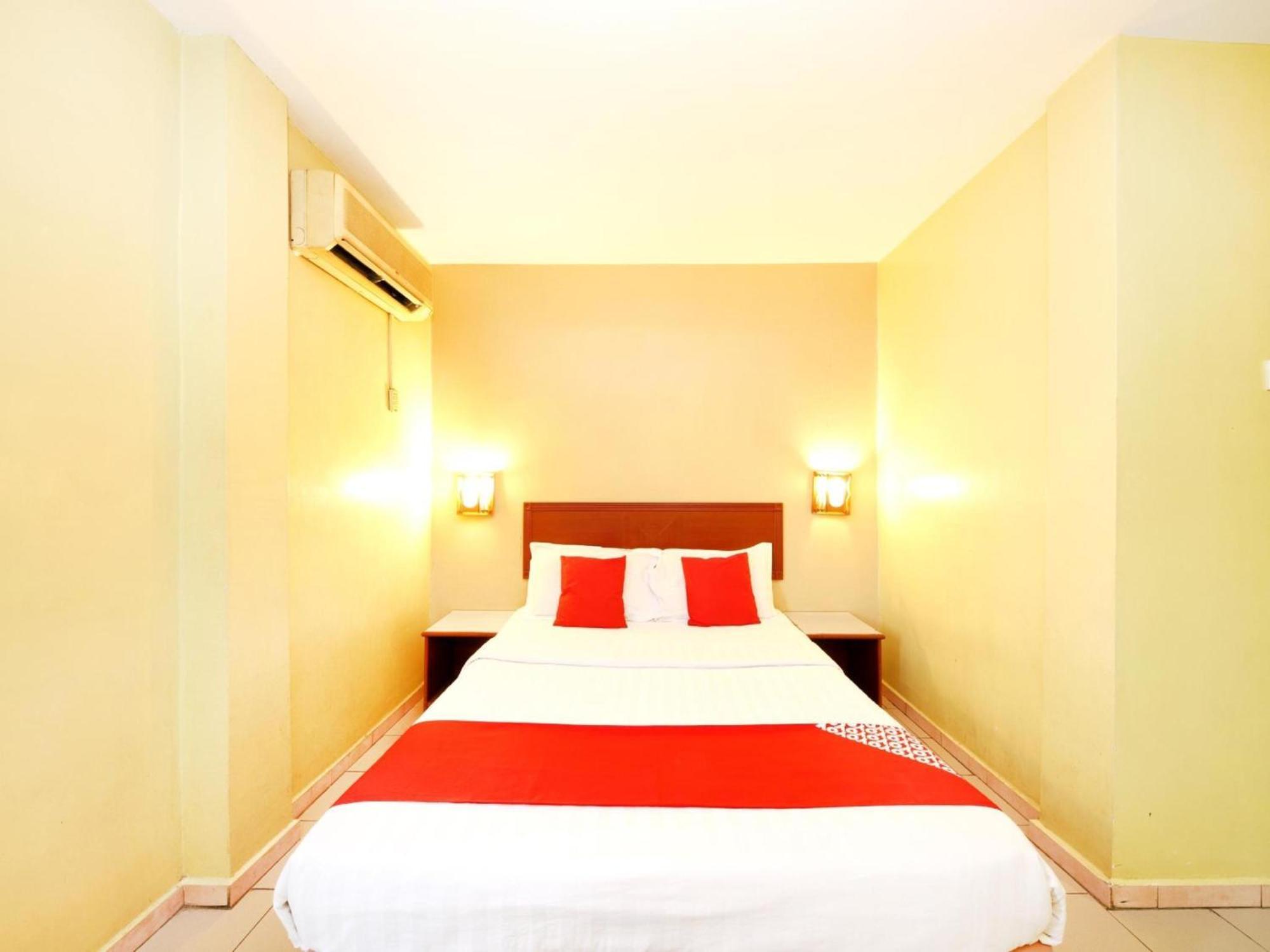 Super Oyo 447 Comfort Hotel Meru Klang Esterno foto