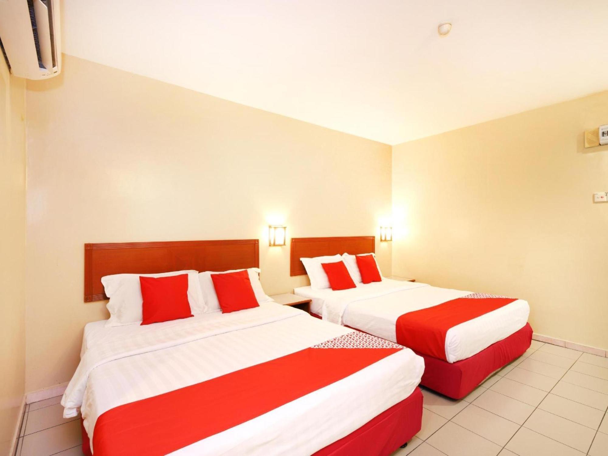 Super Oyo 447 Comfort Hotel Meru Klang Esterno foto