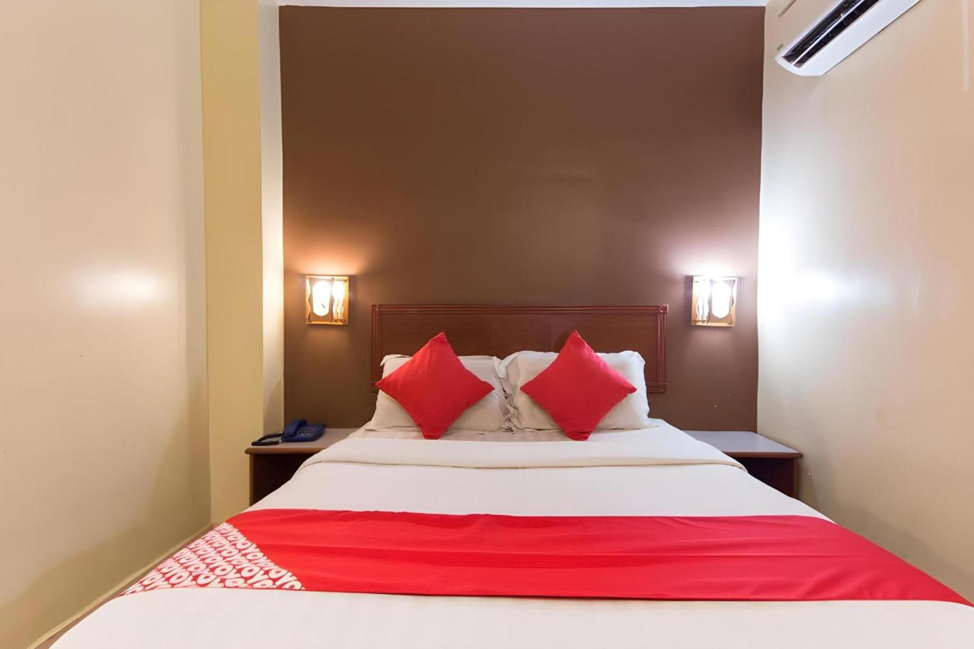 Super Oyo 447 Comfort Hotel Meru Klang Esterno foto