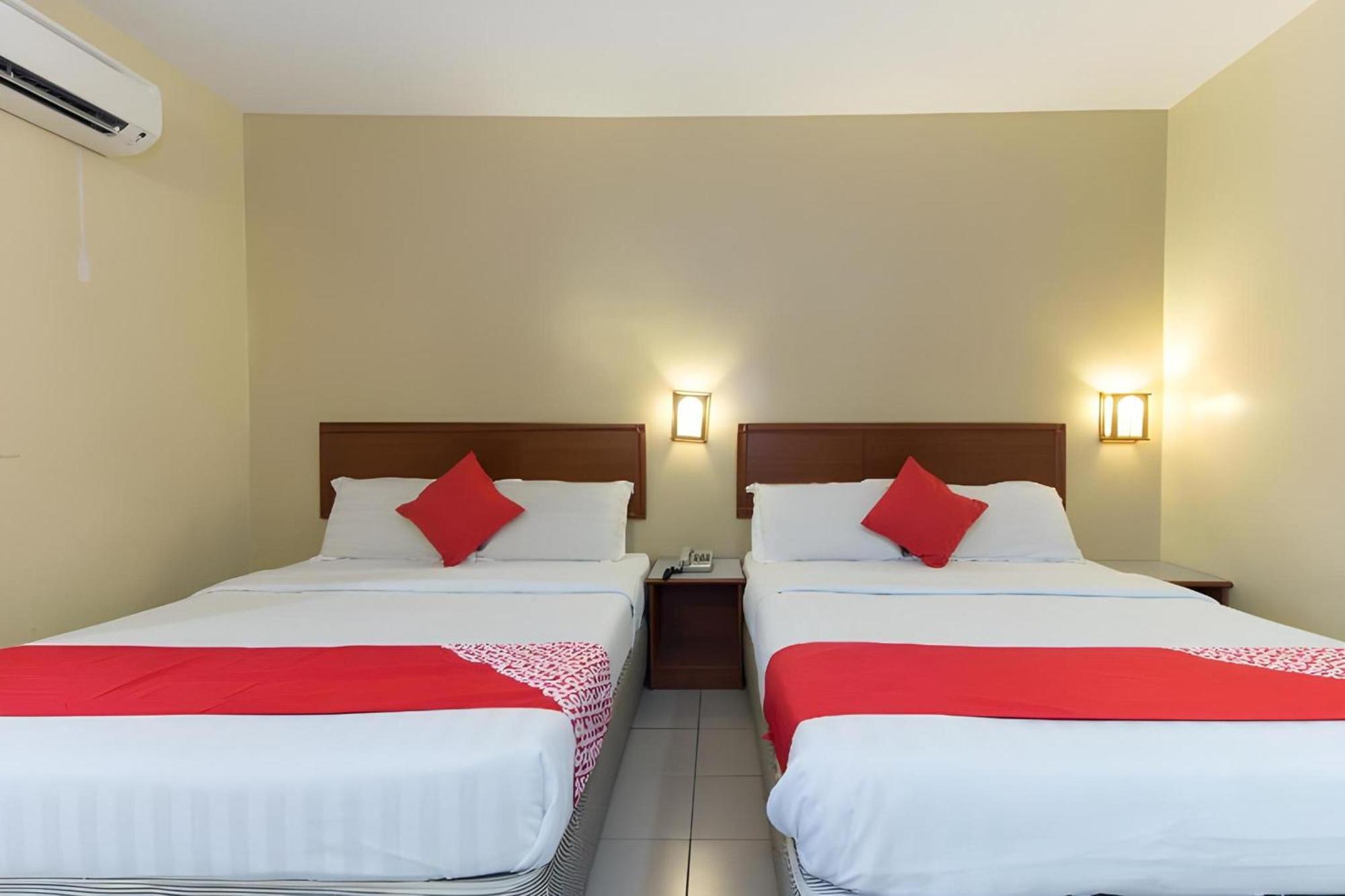 Super Oyo 447 Comfort Hotel Meru Klang Esterno foto