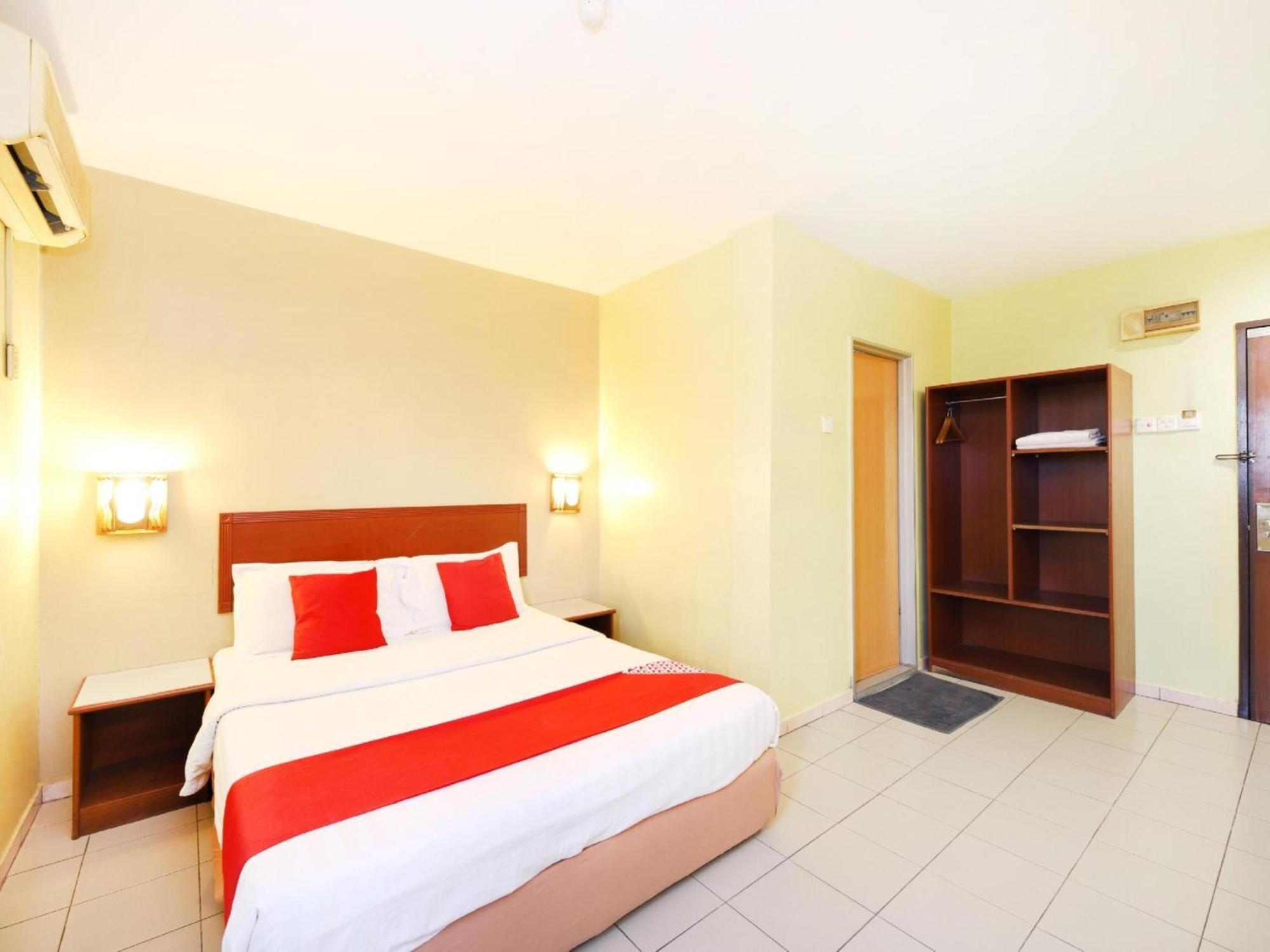 Super Oyo 447 Comfort Hotel Meru Klang Esterno foto