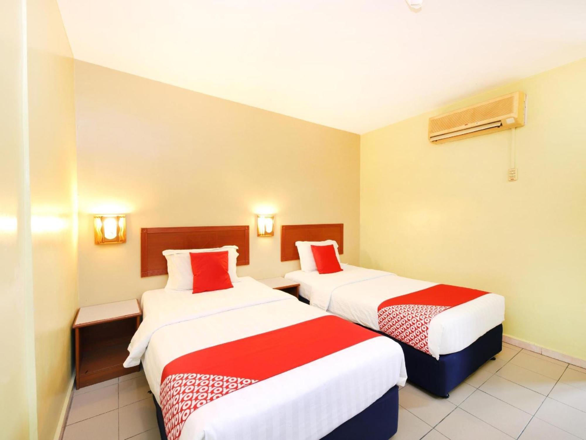 Super Oyo 447 Comfort Hotel Meru Klang Esterno foto